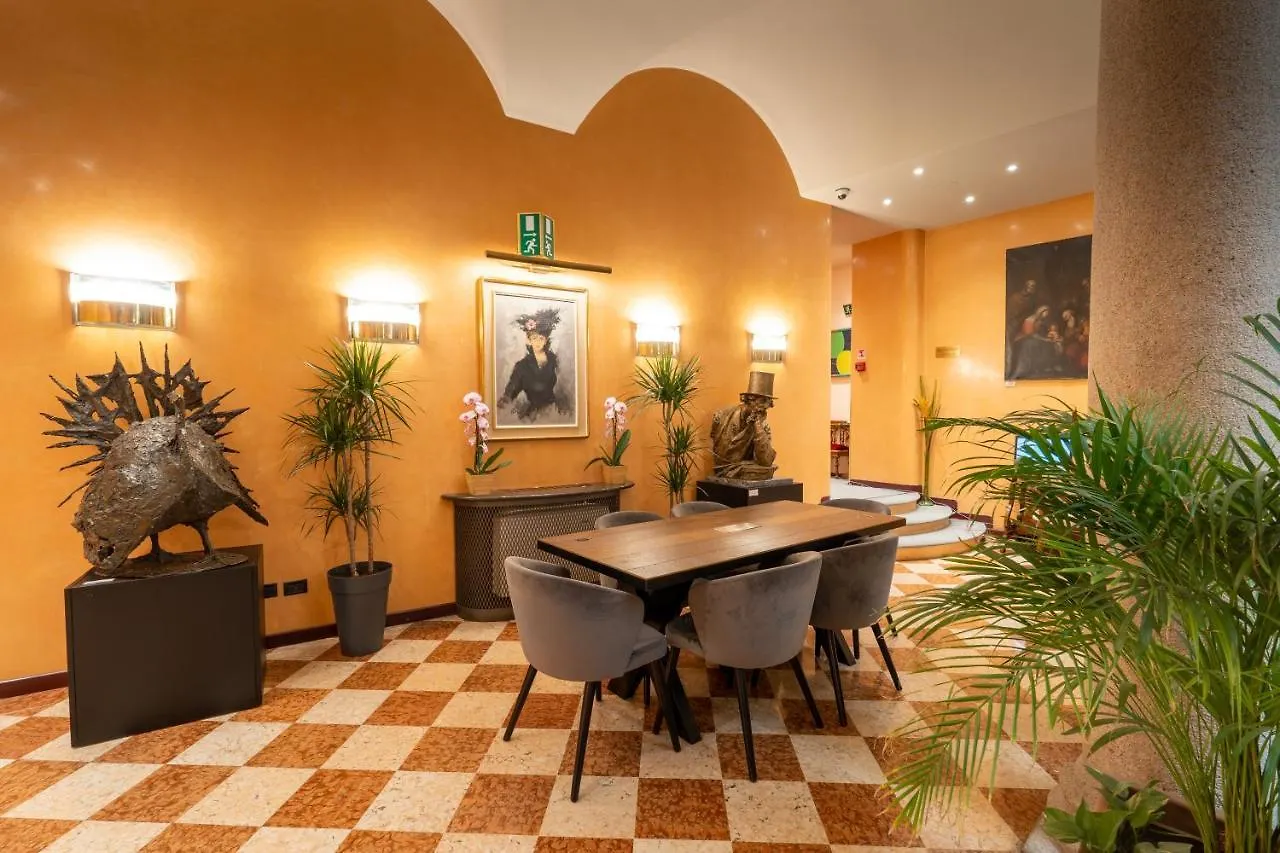 Hotel Regina Milan